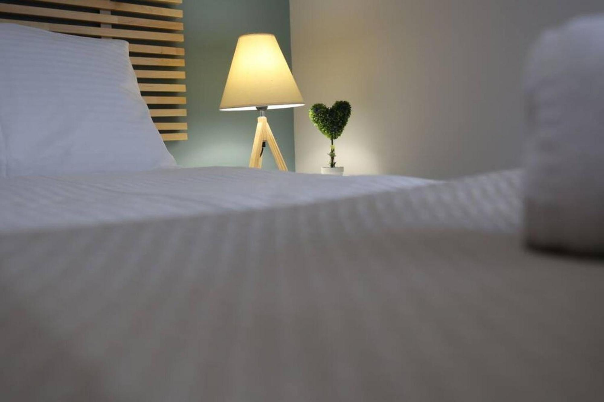 Ferienwohnung Penthouse Lux Flat With 2 Bd Next To Larissis Athen Exterior foto